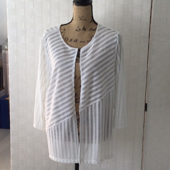 Woman’s Chico’s Jacket size 3 color white open front with sleeves washable #540 - Picture 1 of 8